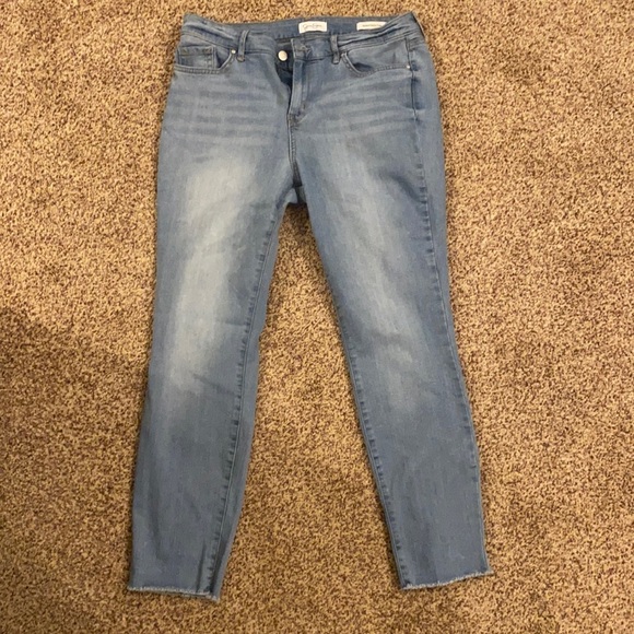 Jessica Simpson Relaxed Skinny Crop jeans. - Picture 1 of 6